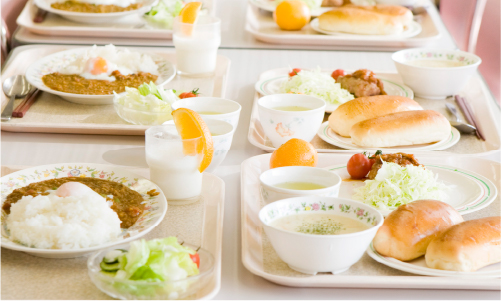 給食受託サービス事業